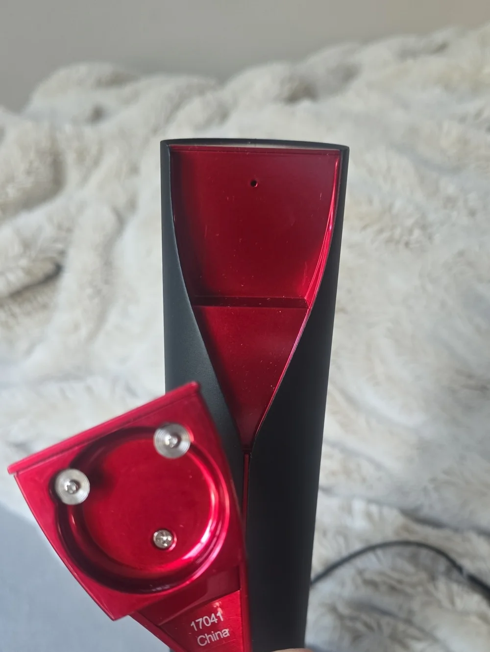 Brookstone Aperto the Amazing, Button-free, Magic Wine Bottle Opener